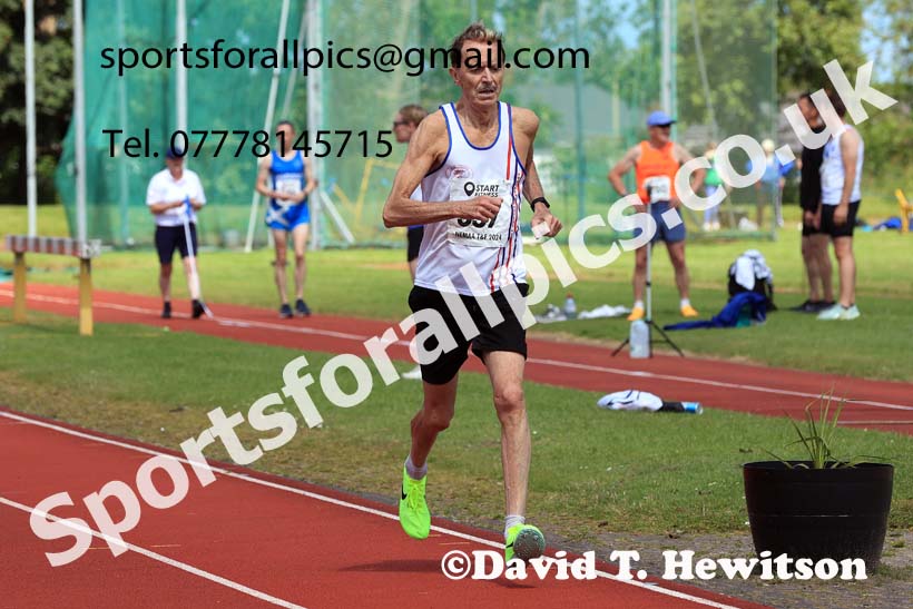 Mens 800 metres, 2024 NE Masters Track and Field Champs., Monkton Stadium, Jarrow.  Photo: David T. Hewitson/Sports for All Pics